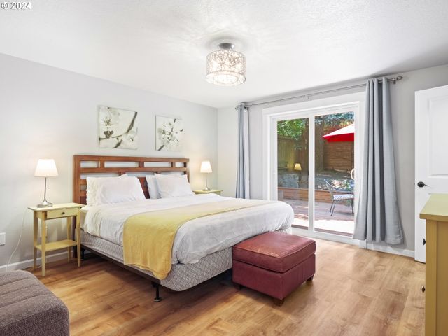 8575 Sw JOHN Ct, Portland, OR 97223