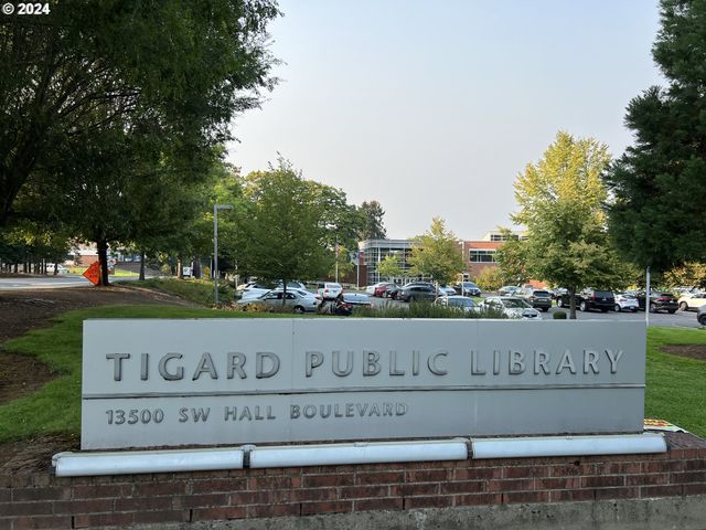 8575 Sw JOHN Ct, Portland, OR 97223