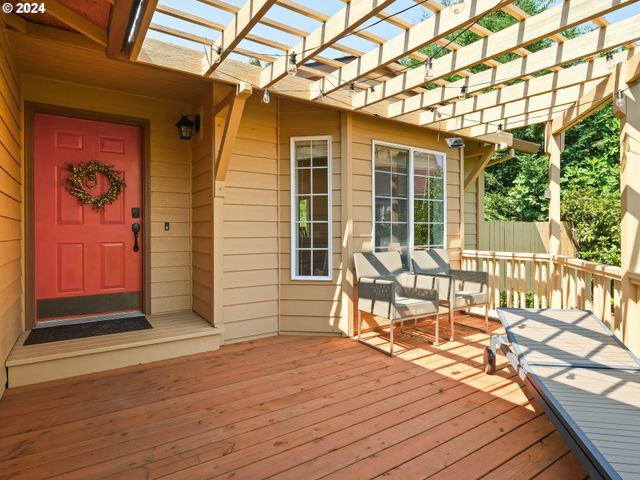 8575 Sw JOHN Ct, Portland, OR 97223