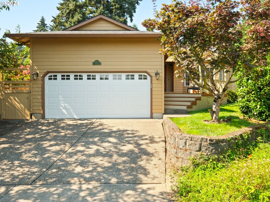 8575 Sw JOHN Ct, Portland, OR 97223