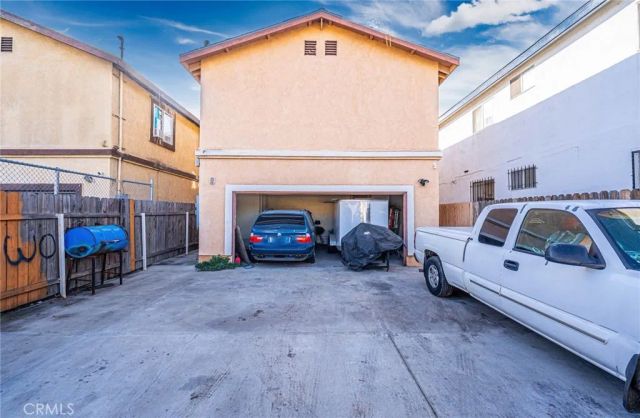 10016 S San Pedro Street, Los Angeles, CA 90003