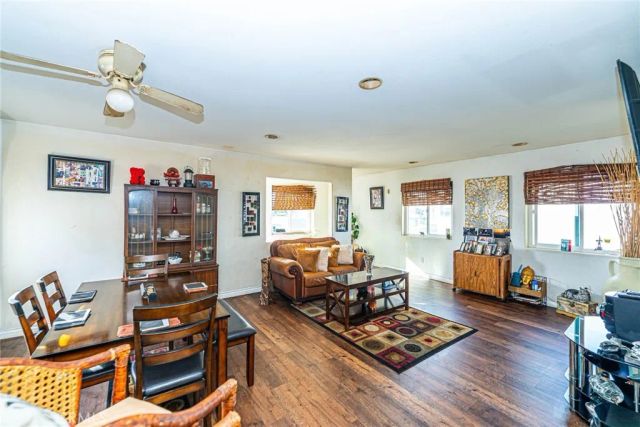 10016 S San Pedro Street, Los Angeles, CA 90003