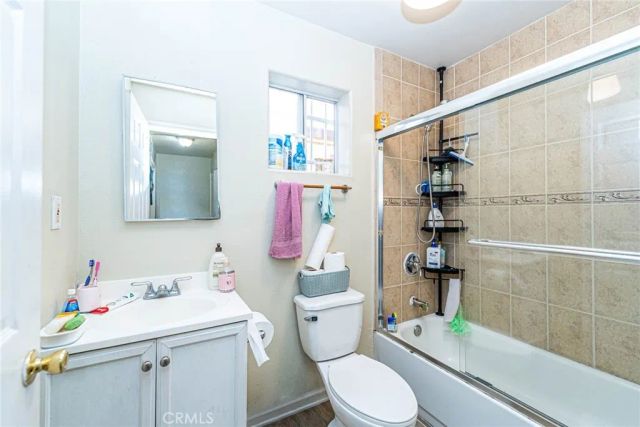 10016 S San Pedro Street, Los Angeles, CA 90003