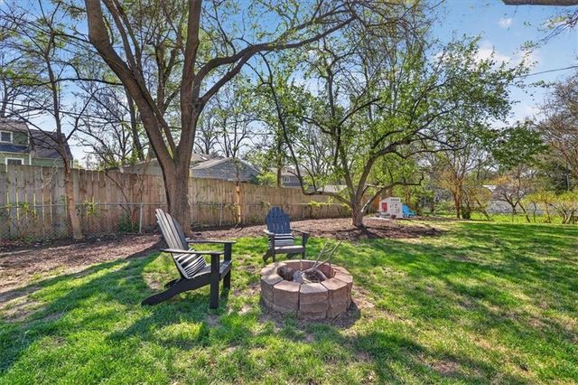 4021 W 73rd Terrace, Prairie Village, KS 66208