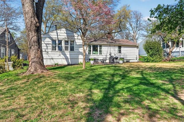 4021 W 73rd Terrace, Prairie Village, KS 66208