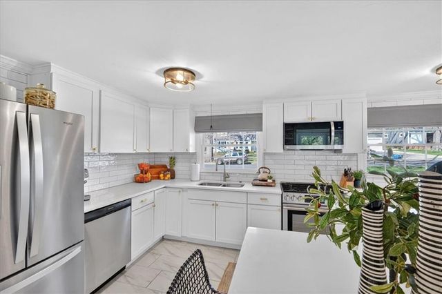 4021 W 73rd Terrace, Prairie Village, KS 66208