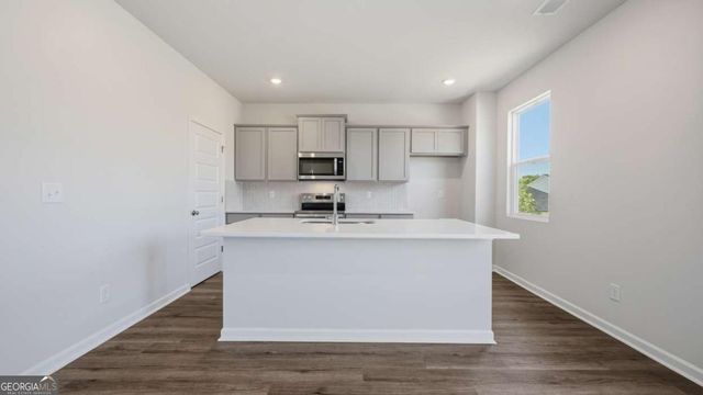 800 Pelham Way, Locust Grove, GA 30248