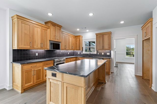 4170 Winter Evening Place, Fayetteville, AR 72704