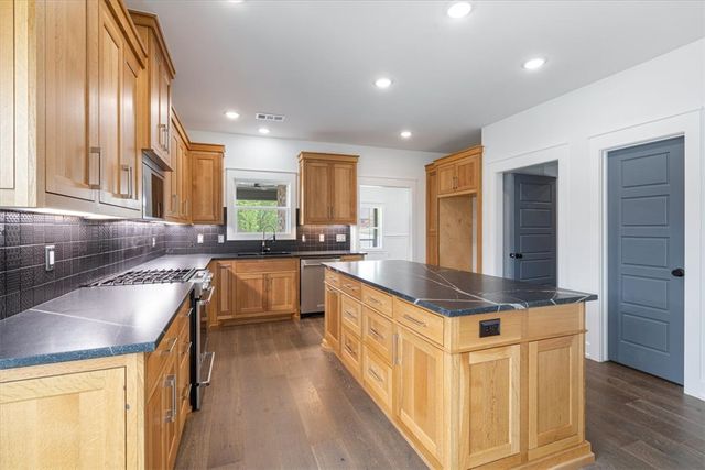 4170 Winter Evening Place, Fayetteville, AR 72704
