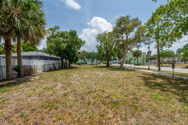 447 20th Street, West Palm Beach, FL 33407