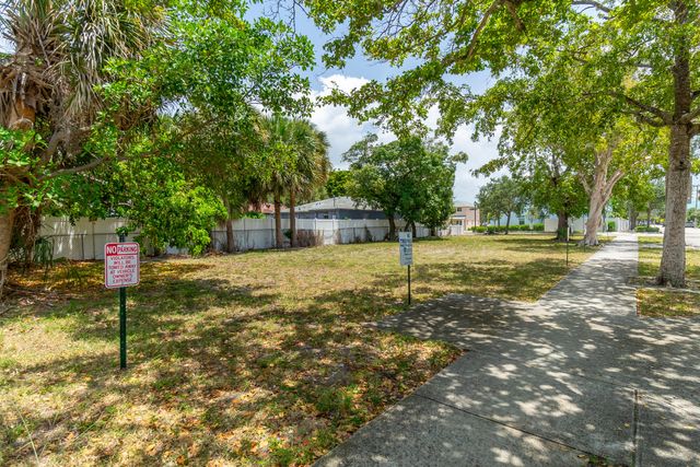 447 20th Street, West Palm Beach, FL 33407