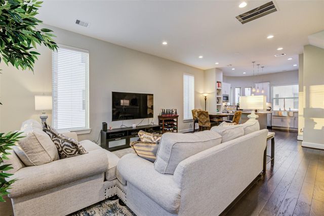 710 Clark Street, Houston, TX 77020