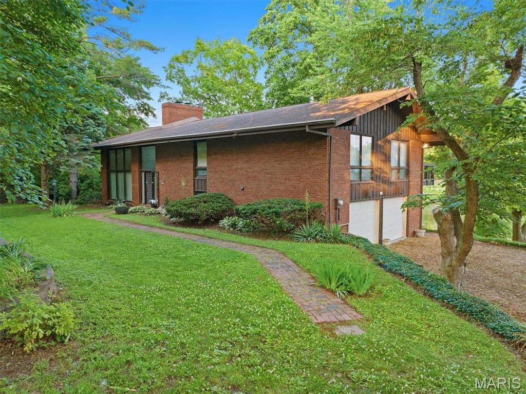 47 Weslake Drive, Fairview Heights, IL 62208