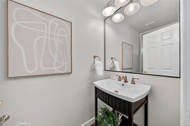 19462 Pompano Lane 111, Huntington Beach, CA 92648