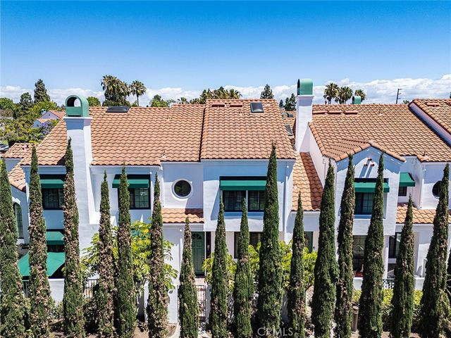 19462 Pompano Lane 111, Huntington Beach, CA 92648