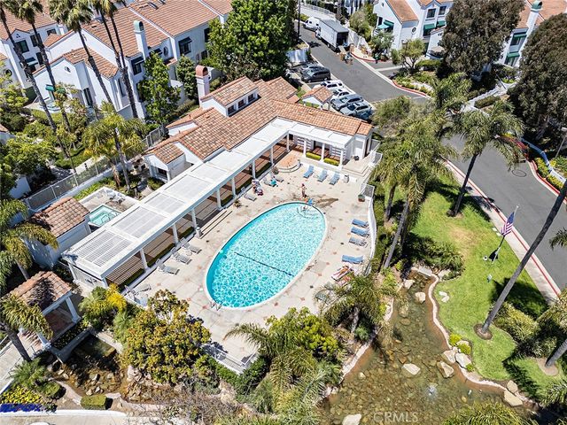 19462 Pompano Lane 111, Huntington Beach, CA 92648