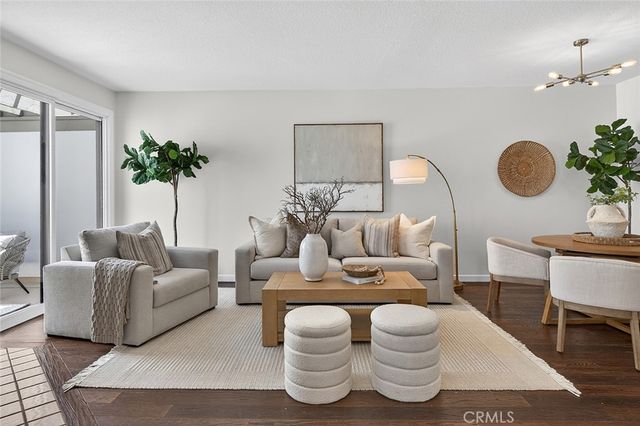 19462 Pompano Lane 111, Huntington Beach, CA 92648
