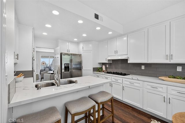 19462 Pompano Lane 111, Huntington Beach, CA 92648