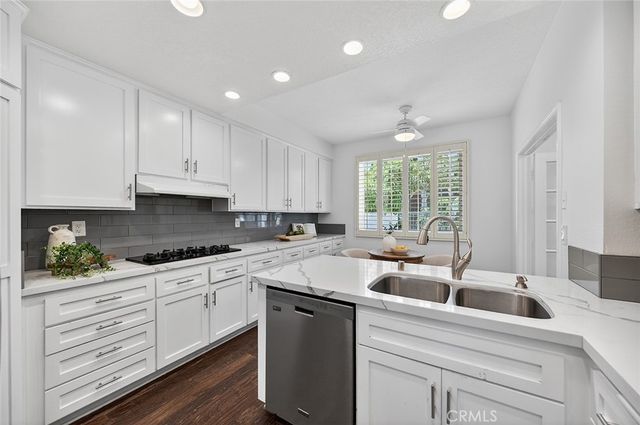 19462 Pompano Lane 111, Huntington Beach, CA 92648