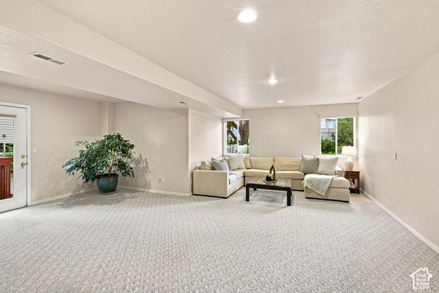 985 N MAIN, Orem, UT 84057