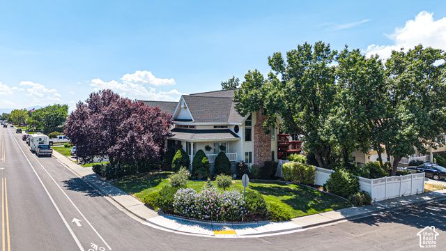 985 N MAIN, Orem, UT 84057