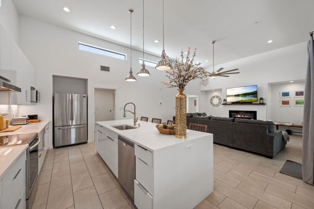 1917 Owens LN, Lago Vista, TX 78645