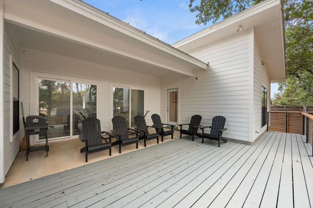 1917 Owens LN, Lago Vista, TX 78645