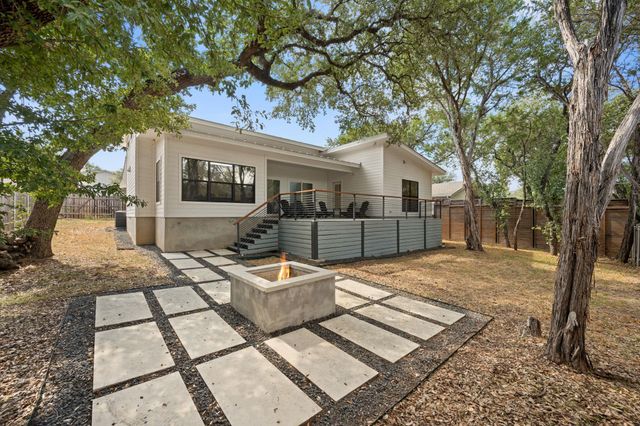 1917 Owens LN, Lago Vista, TX 78645