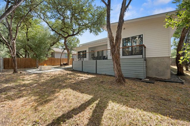 1917 Owens LN, Lago Vista, TX 78645