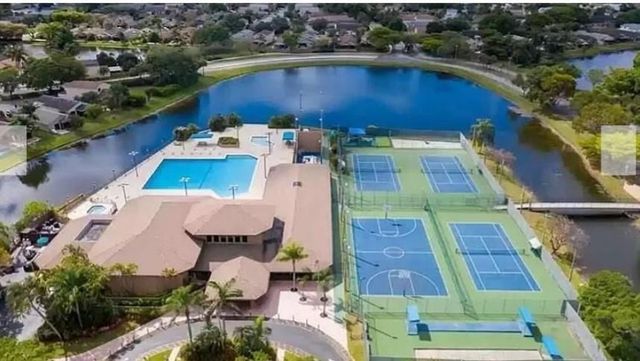 3760 NW 20th Street, Coconut Creek, FL 33066
