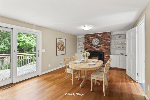 21 Stockade Road, Simsbury, CT 06092
