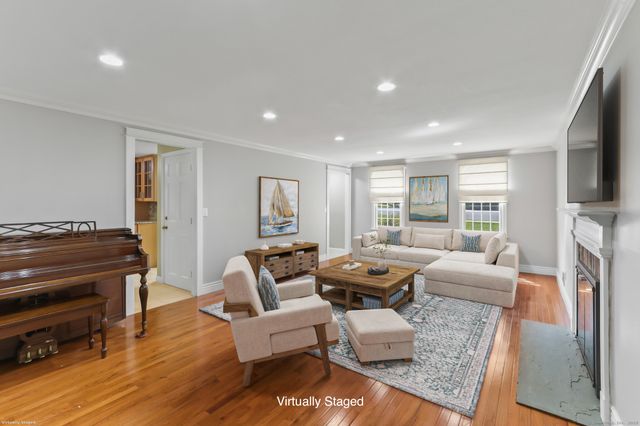 21 Stockade Road, Simsbury, CT 06092