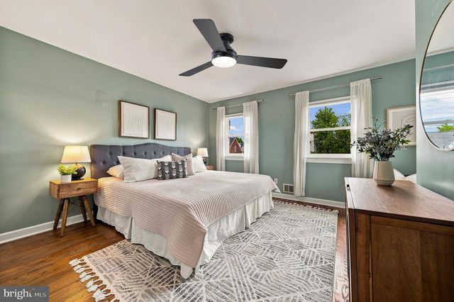 8 E MASONIC VIEW AVE, Alexandria, VA 22301