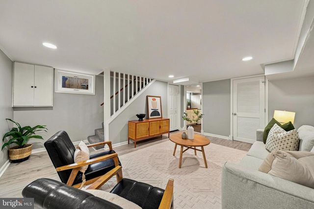8 E MASONIC VIEW AVE, Alexandria, VA 22301