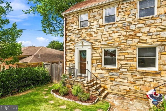 8 E MASONIC VIEW AVE, Alexandria, VA 22301