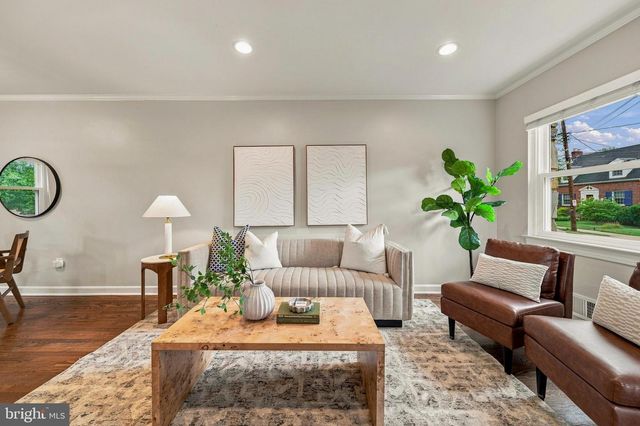8 E MASONIC VIEW AVE, Alexandria, VA 22301