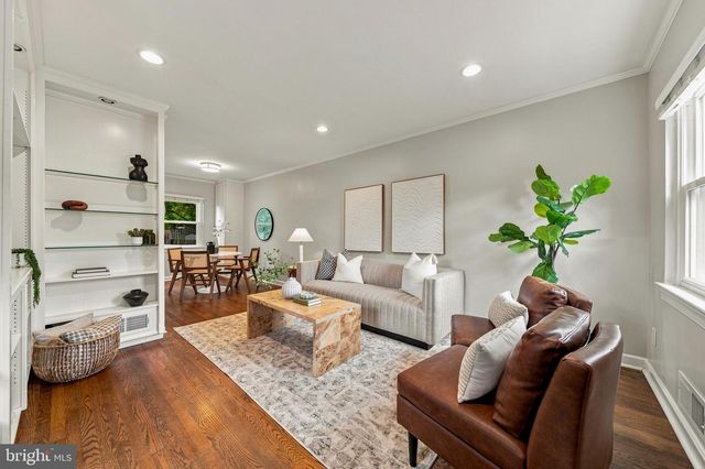 8 E MASONIC VIEW AVE, Alexandria, VA 22301