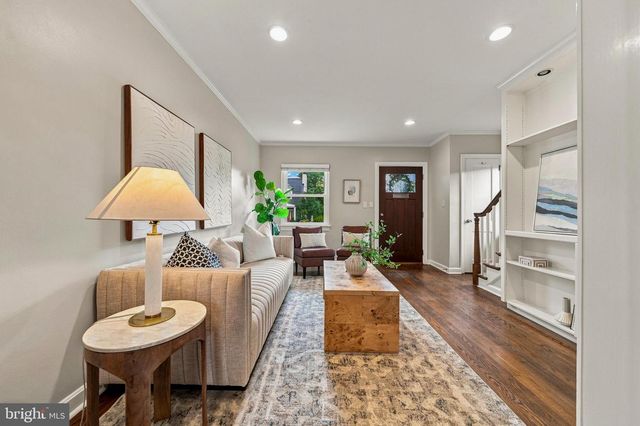 8 E MASONIC VIEW AVE, Alexandria, VA 22301