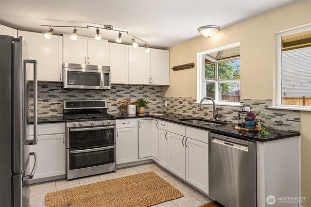 1008 Logan Road, Lynnwood, WA 98036