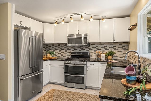 1008 Logan Road, Lynnwood, WA 98036