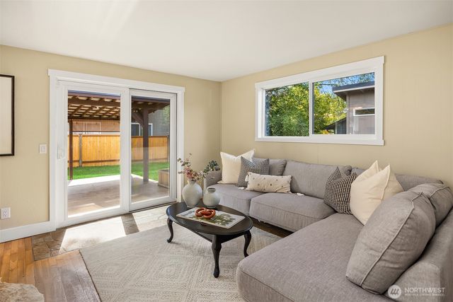 1008 Logan Road, Lynnwood, WA 98036