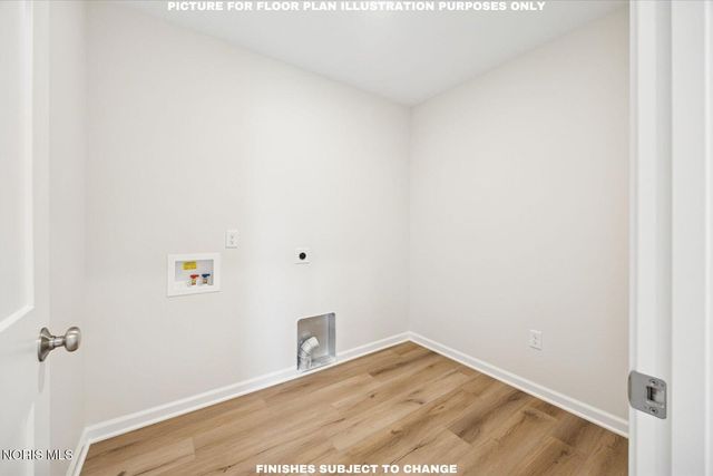 130 Valley Hall Drive, Perrysburg, OH 43551