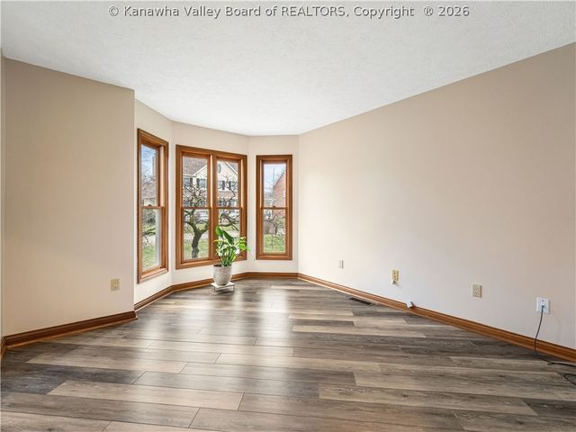 62 Muirfield Drive, Hurricane, WV 25526