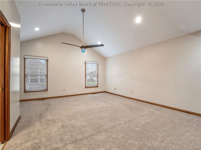 62 Muirfield Drive, Hurricane, WV 25526