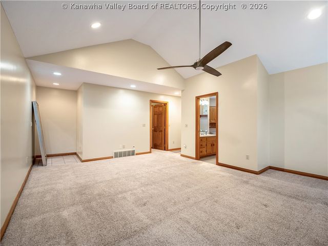 62 Muirfield Drive, Hurricane, WV 25526