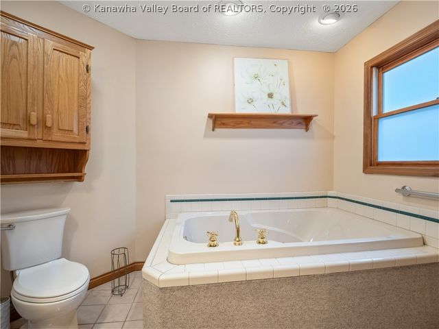 62 Muirfield Drive, Hurricane, WV 25526