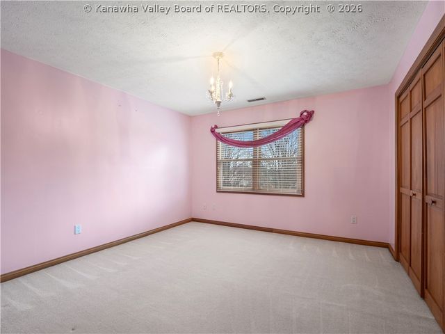 62 Muirfield Drive, Hurricane, WV 25526