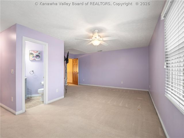 62 Muirfield Drive, Hurricane, WV 25526