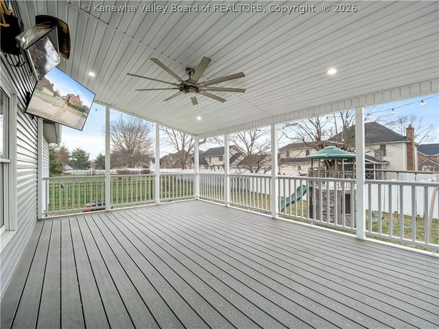 62 Muirfield Drive, Hurricane, WV 25526