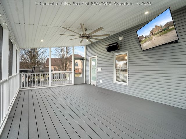 62 Muirfield Drive, Hurricane, WV 25526